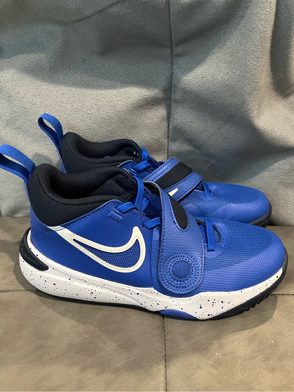 Nike Kids Unisex Blue and White Velcro Athletic Sneakers